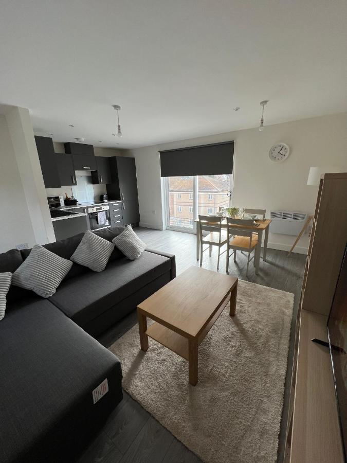 2 Bedroom City Centre Apartment In Hemel Hempstead Bagian luar foto