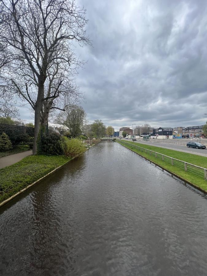 2 Bedroom City Centre Apartment In Hemel Hempstead Bagian luar foto