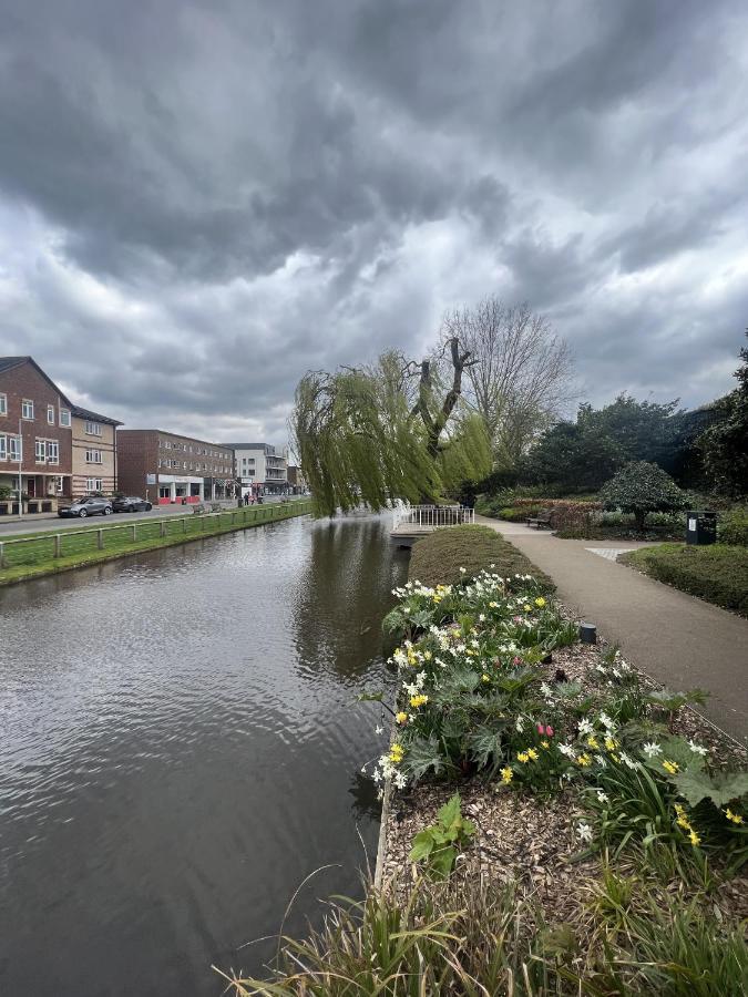 2 Bedroom City Centre Apartment In Hemel Hempstead Bagian luar foto